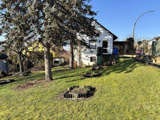 Ostansicht vom Nebengebäude