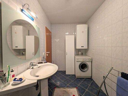 Badezimmer Foto 1.jpg