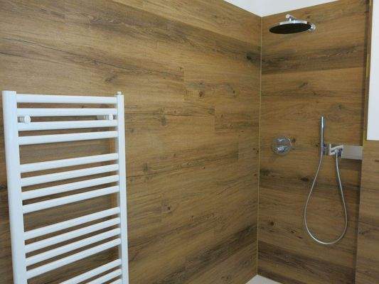 Zusätzlicher Handtuchheizkörper im DB