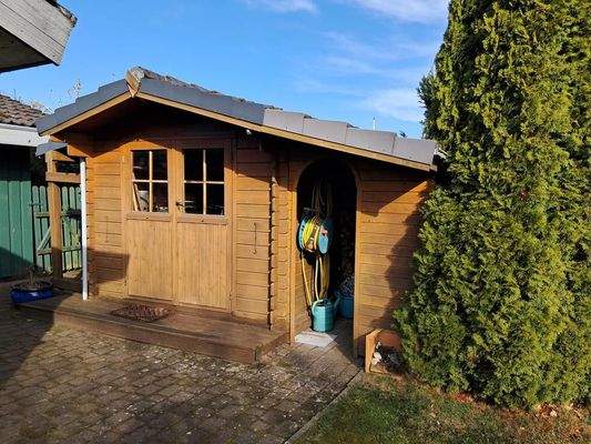 Praktisches Gartenhäuschen