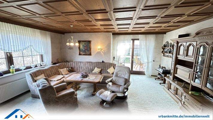 EG Wohnzimmer mit Zugang zum Wintergarten