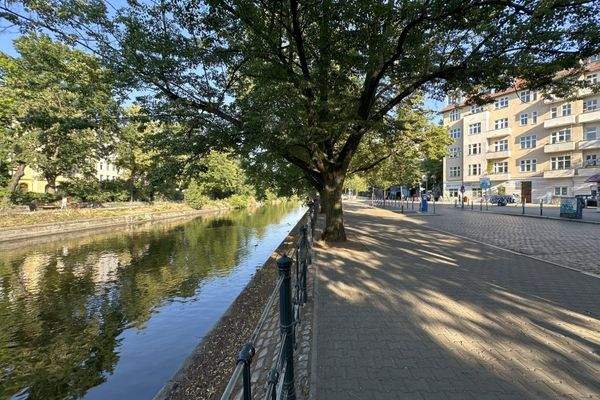 Hier findet 2x wöchentlich der Wochenmarkt statt