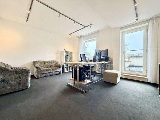 Ansicht Zimmer Austritt raus Terrasse