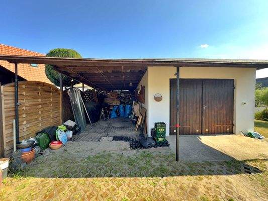 Garage mit Carport