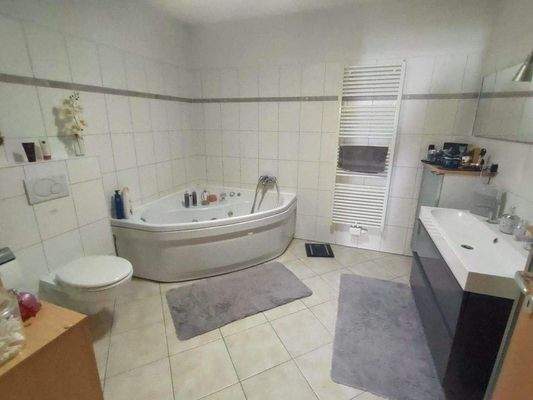 Vollbad im 2. Obergeschoss