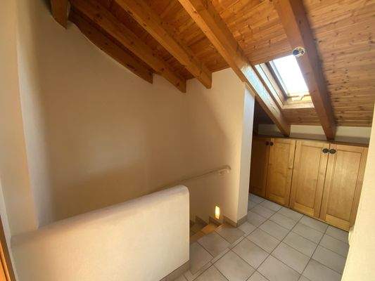 Treppenhaus/Flur im OG