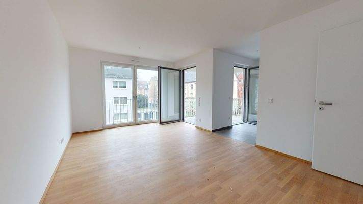 heller Wohn- und Essbereich