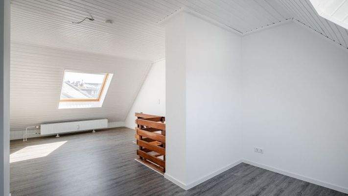 Arbeits- oder Schlafzimmer obere Wohnebene (2)