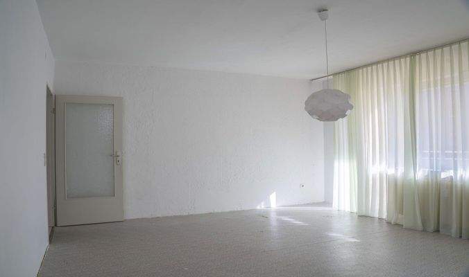 Wohnzimmer zur Balkontür