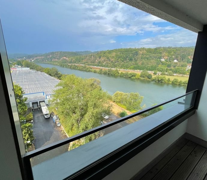 Wohnen im Hotel ! Neuwertige 3 Zimmer Traumwohnung mit Panorama Moselblick und Balkon im IAT Tower a