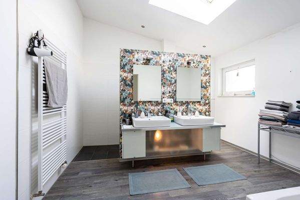 Badezimmer OG Wohnhaus