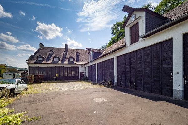 Werkstattgebäude Ansicht 2 mit 4 Garagen