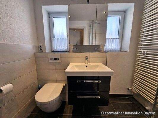 1 OG Bad mit Dusche Bild 2