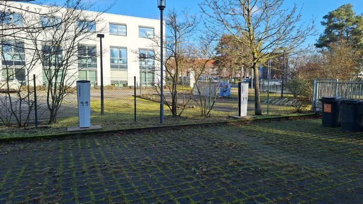 Ladesäulen E-Autos.jpg