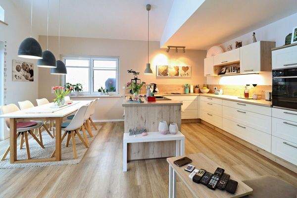 Küche und Essbereich