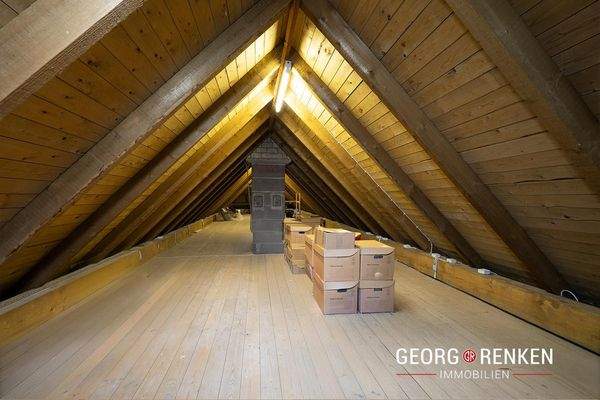 EFH Karlshöfen Dachboden, Spitzboden