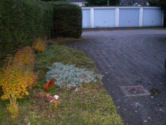 Seitlich in der Einfahrt