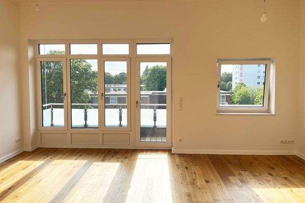 heller Wohn- und Essbereich