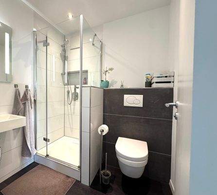 Gästebad mit Dusche 