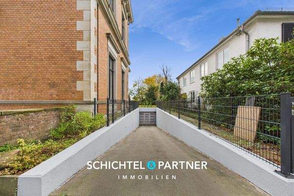 S&P | Garageneinfahrt