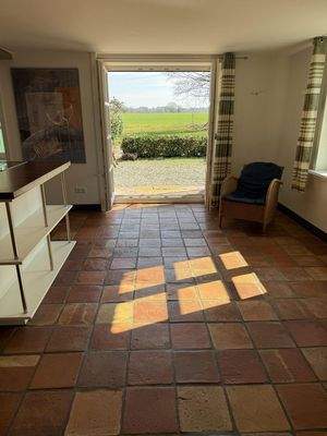 Blick von Küche auf Terrasse