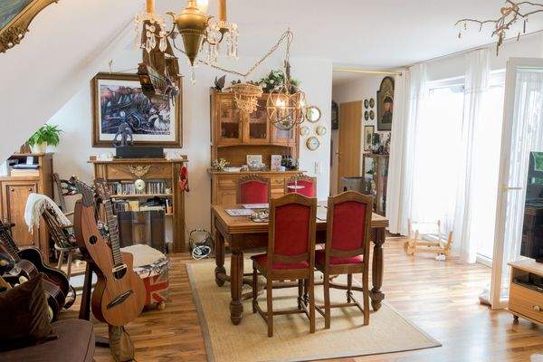 Essbereich mit Zugang Balkon 