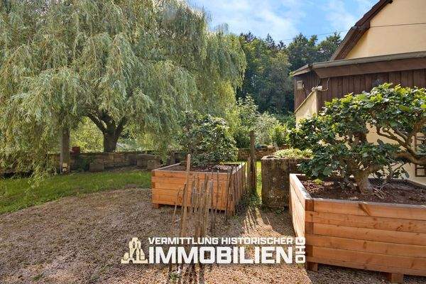 landhaus-eifel-alleinlage-bonsaigarten