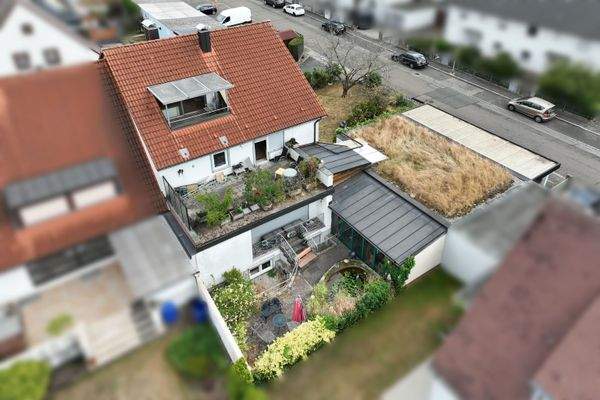 Blick auf die Dachterrasse u. den Wintergarten