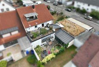 Blick auf die Dachterrasse u. den Wintergarten
