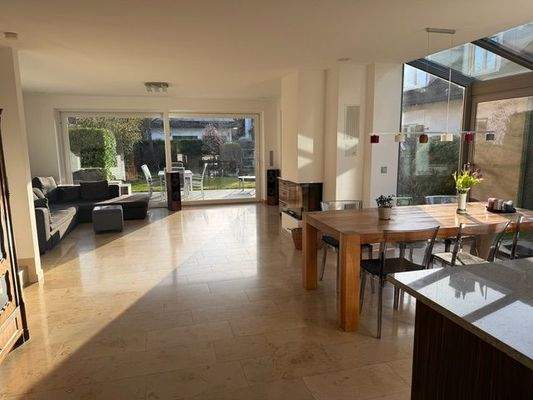 Wohnzimmer mit Wintergarten