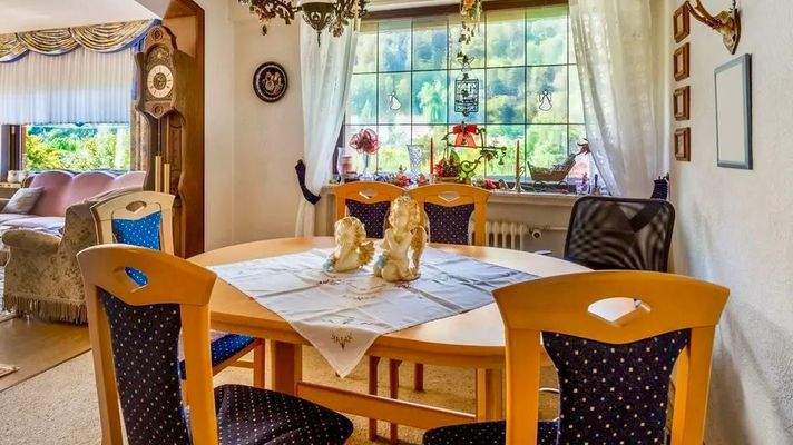 Wohn-und Esszimmer OG