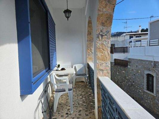 Kreta: Neu renoviertes Haus mit zwei Wohnungen in Milatos