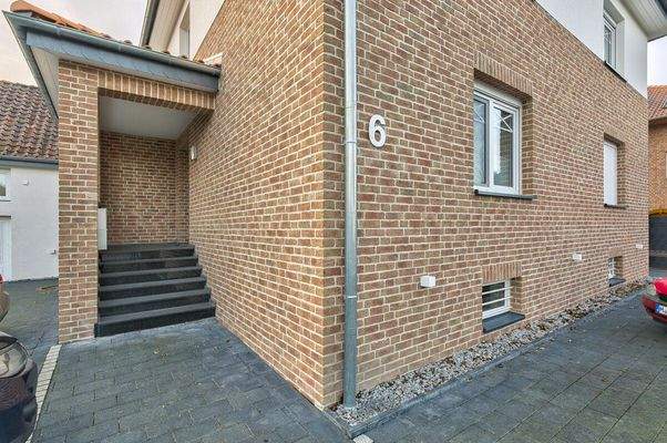 Seitlicher Zugang zum Haupthaus