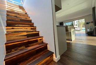 Treppe zur Dachterrasse