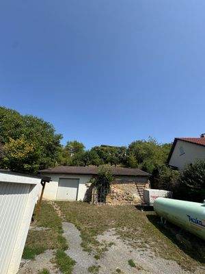 Garagen + Grundstück