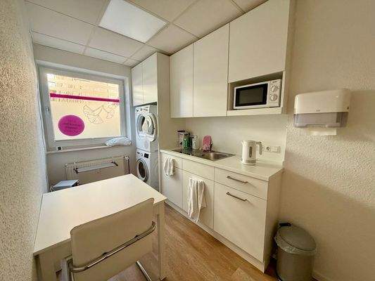 Aufenthaltsraum mit EBK