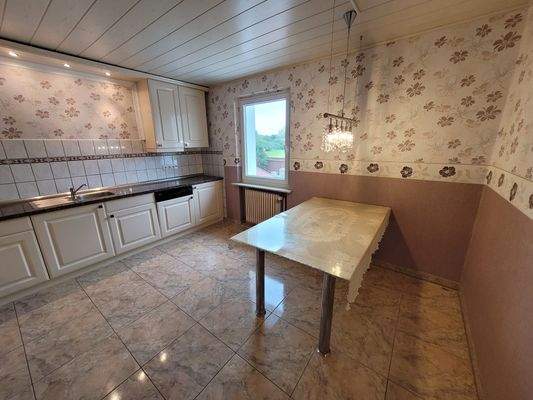 EG Küche mit Essecke