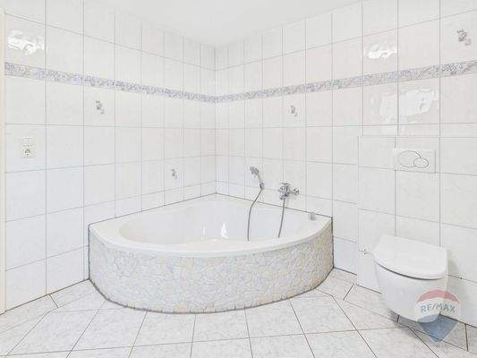 Badezimmer im Erdgeschoss