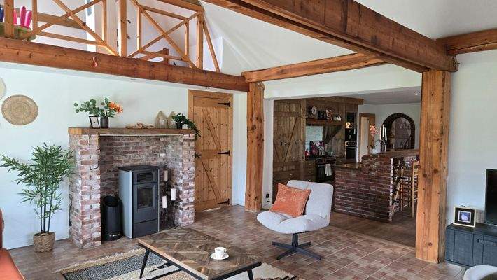 Wohn/- Essbereich mit Kamin