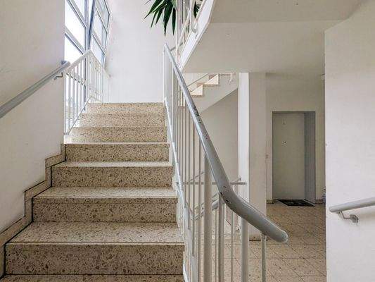 Haus4_Treppen nach oben