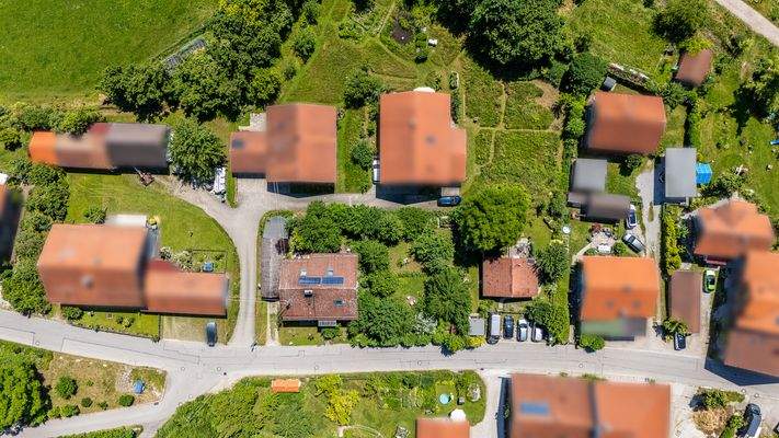 Haus mit Baugrundstück