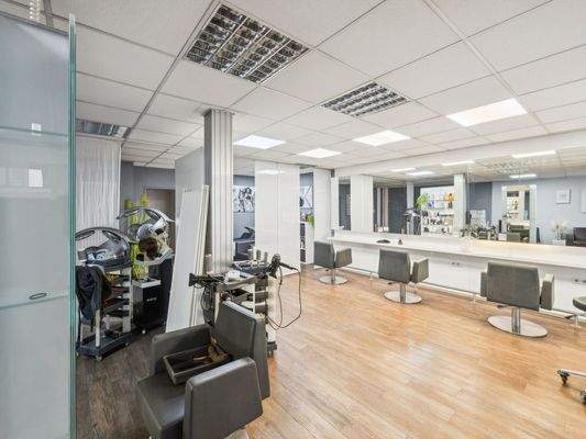 Schönes helles Ladengeschäft