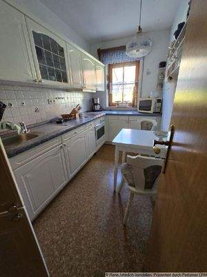 Küche mit Einbauküche