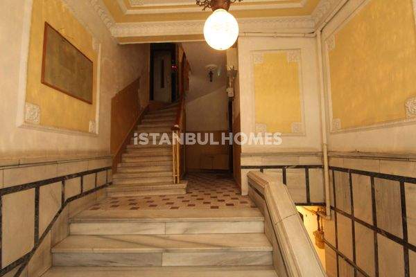 Duplex 4-Bedroom Flat 350 m off Sea in İstanbul Beyoğlu