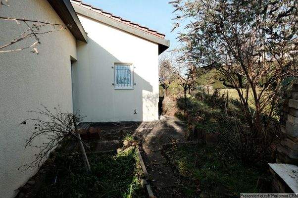 Terrasse und Garten nach Südosten