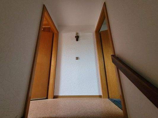 Dachgeschoss/ 2 Zimmer