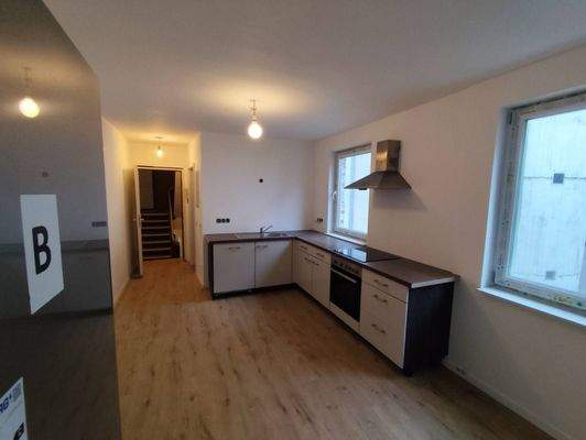 Moderne Küche mit Fenster