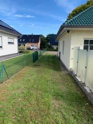 seitliche Zufaht zum Grundstück