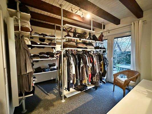 Ankleide oder Schlafzimmer