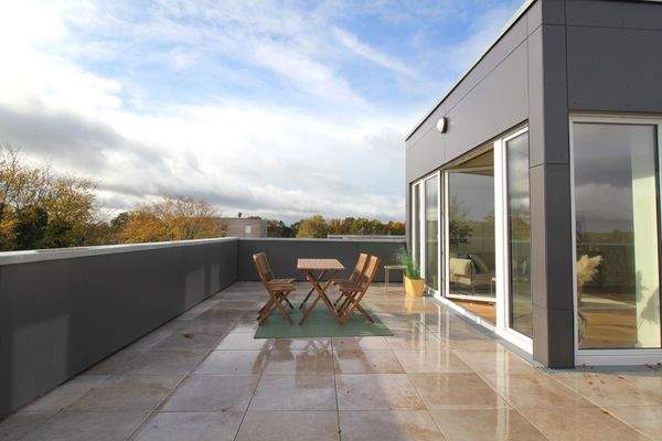 Außenansicht und Dachterrasse